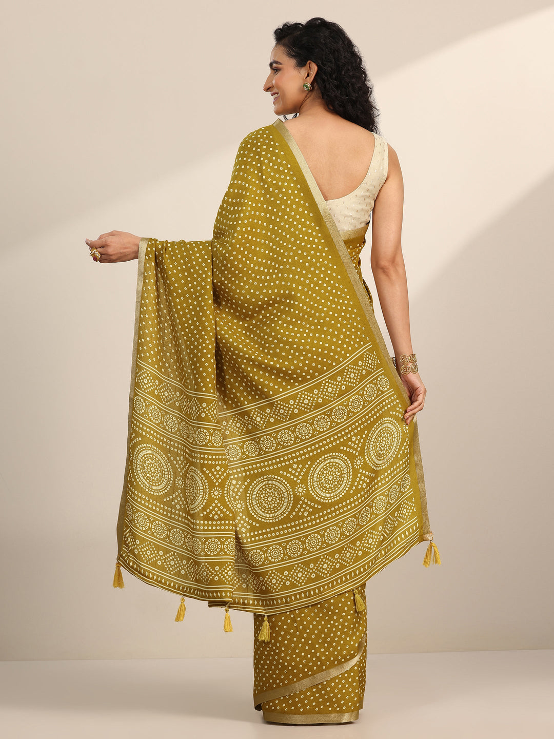 Mustard Printed Georgette Saree With Unstitched Blouse Piece