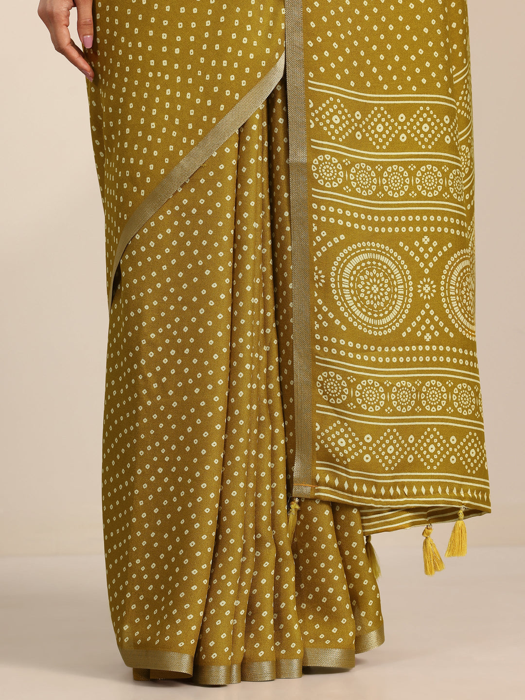 Mustard Printed Georgette Saree With Unstitched Blouse Piece