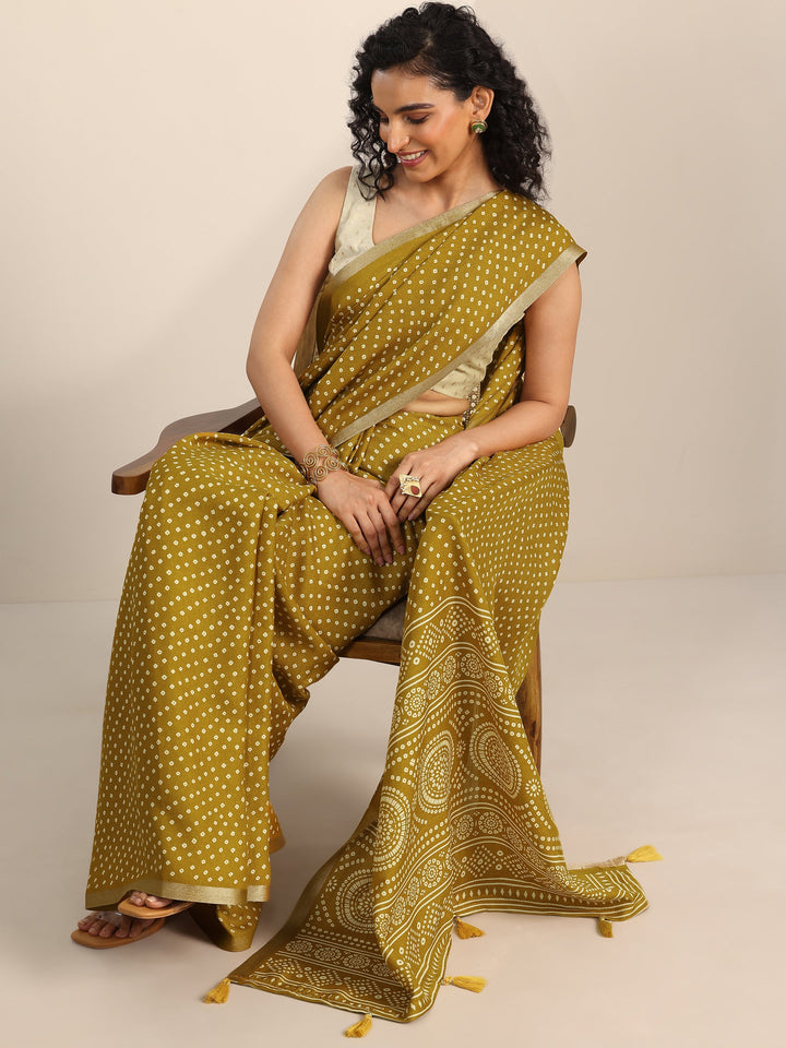 Mustard Printed Georgette Saree With Unstitched Blouse Piece