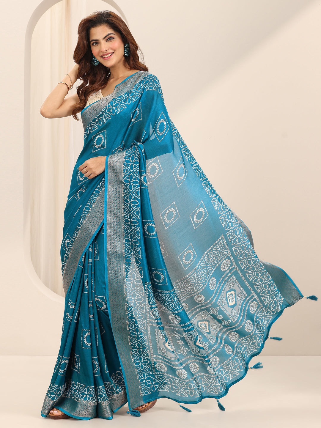 Teal Printed Georgette Saree With Unstitched Blouse Piece