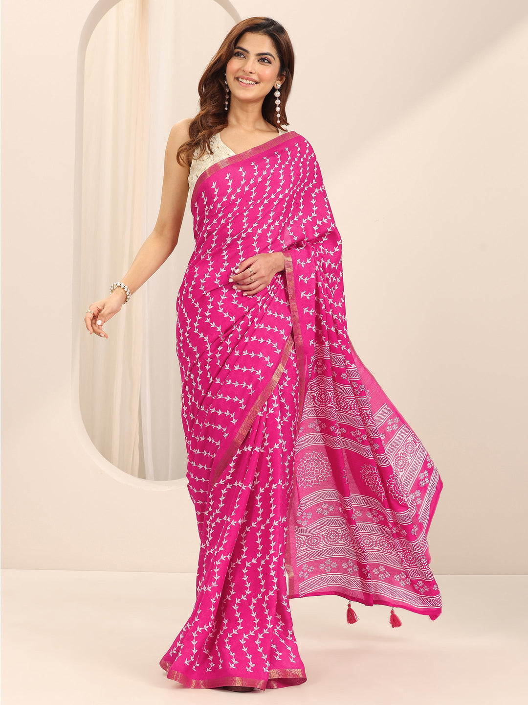Pink Printed Georgette Saree With Unstitched Blouse Piece