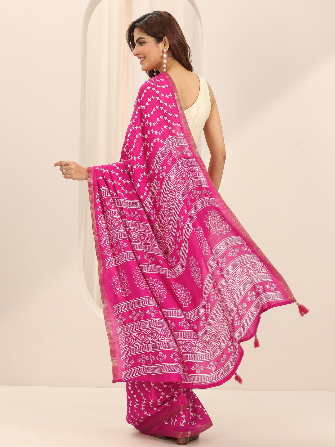 Pink Printed Georgette Saree With Unstitched Blouse Piece