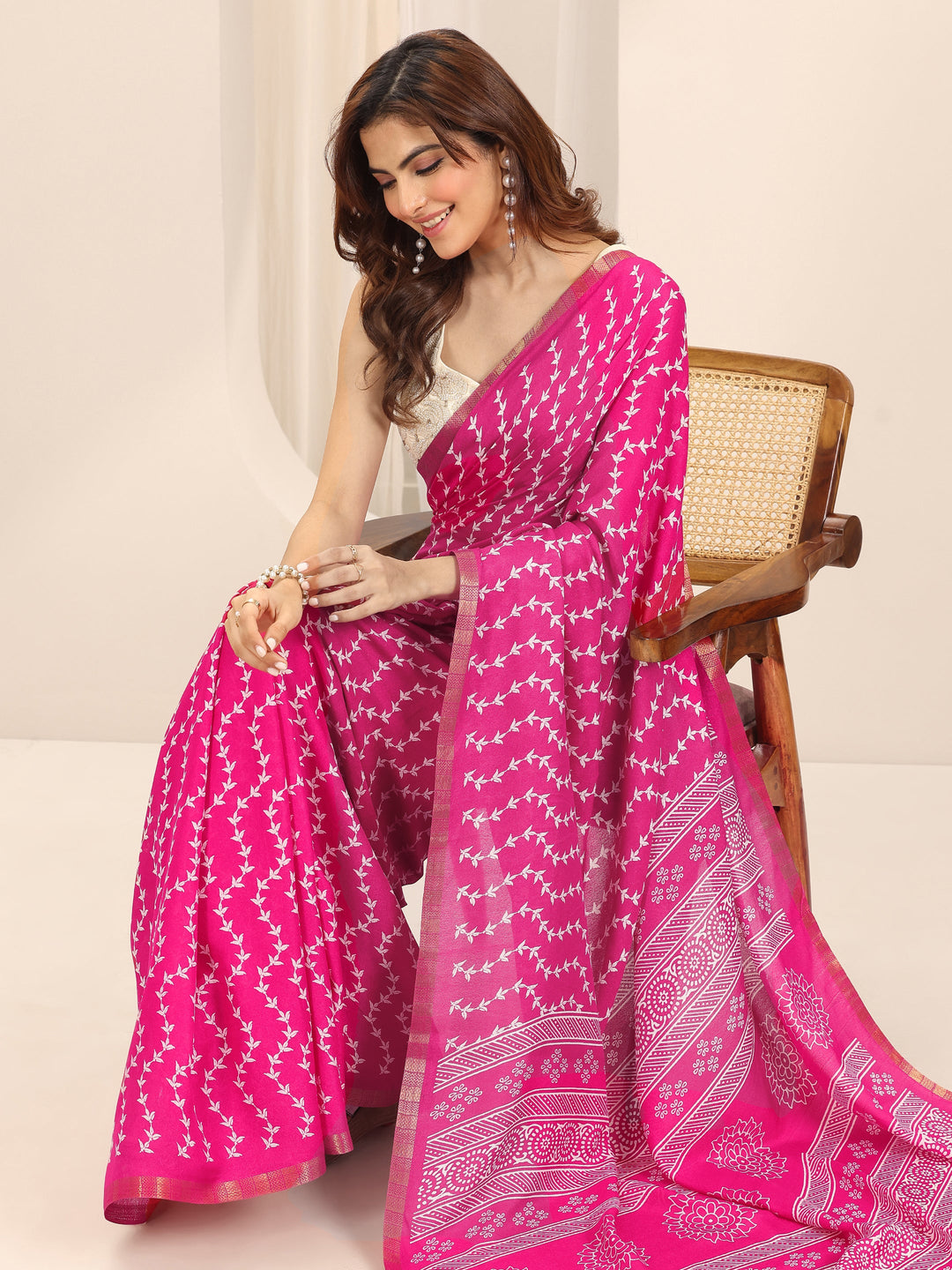 Pink Printed Georgette Saree With Unstitched Blouse Piece