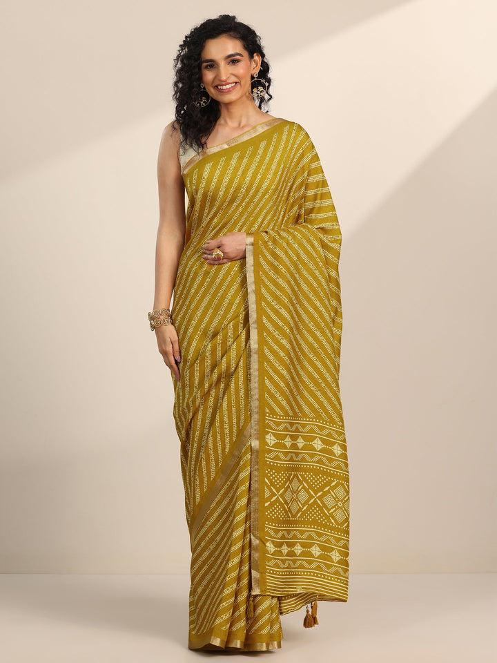 Mustard Printed Georgette Saree With Unstitched Blouse Piece