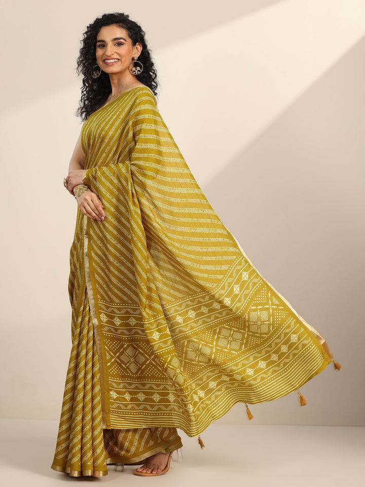 Mustard Printed Georgette Saree With Unstitched Blouse Piece