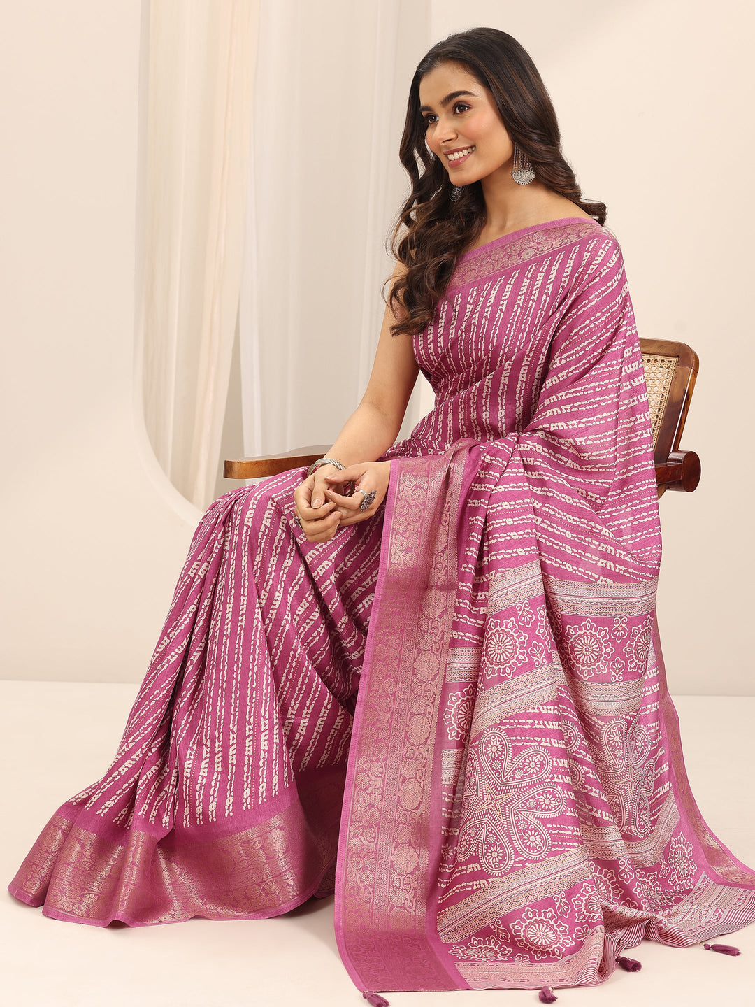 Pink Printed Silk Blend Saree With Unstitched Blouse Piece