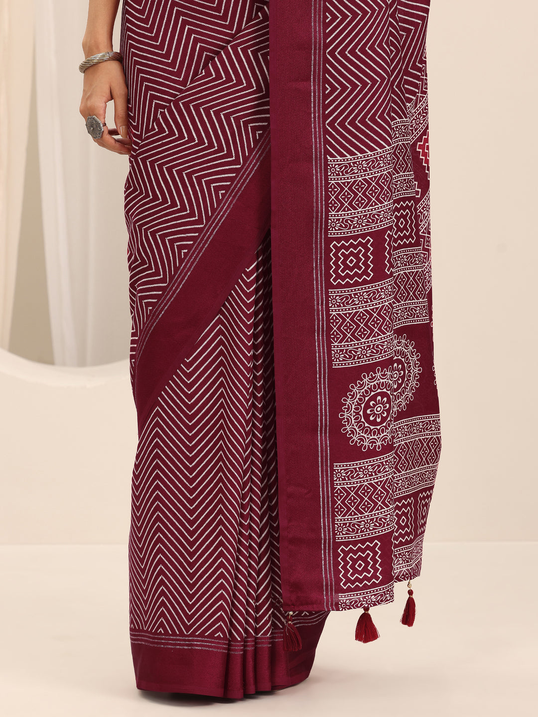 Maroon Printed Georgette Saree With Unstitched Blouse Piece
