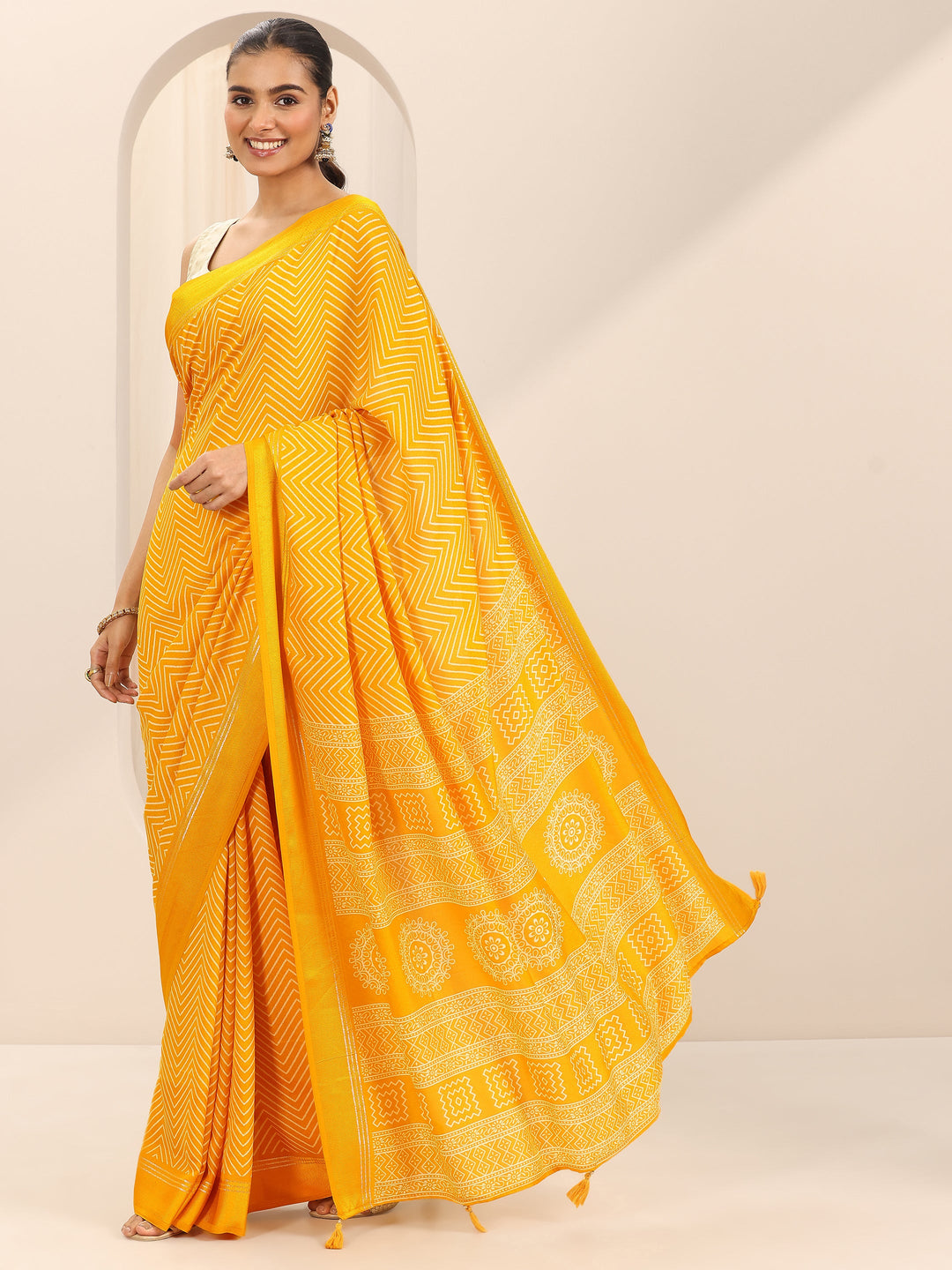 Mustard Printed Georgette Saree With Unstitched Blouse Piece