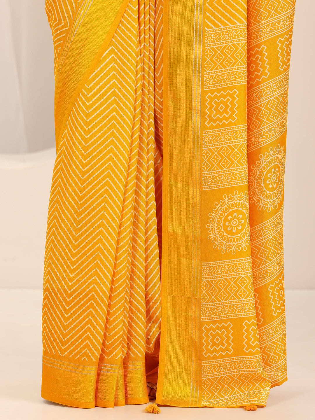 Mustard Printed Georgette Saree With Unstitched Blouse Piece