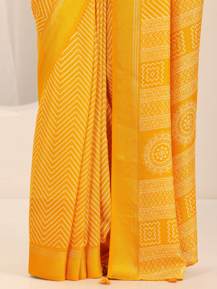 Mustard Printed Georgette Saree With Unstitched Blouse Piece