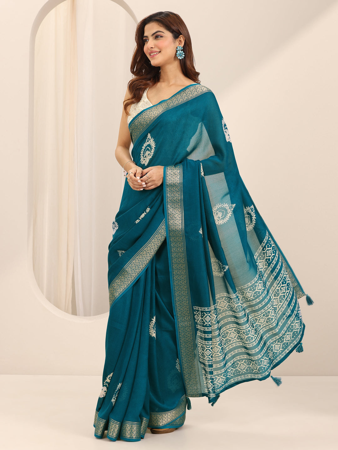 Teal Printed Georgette Saree With Unstitched Blouse Piece