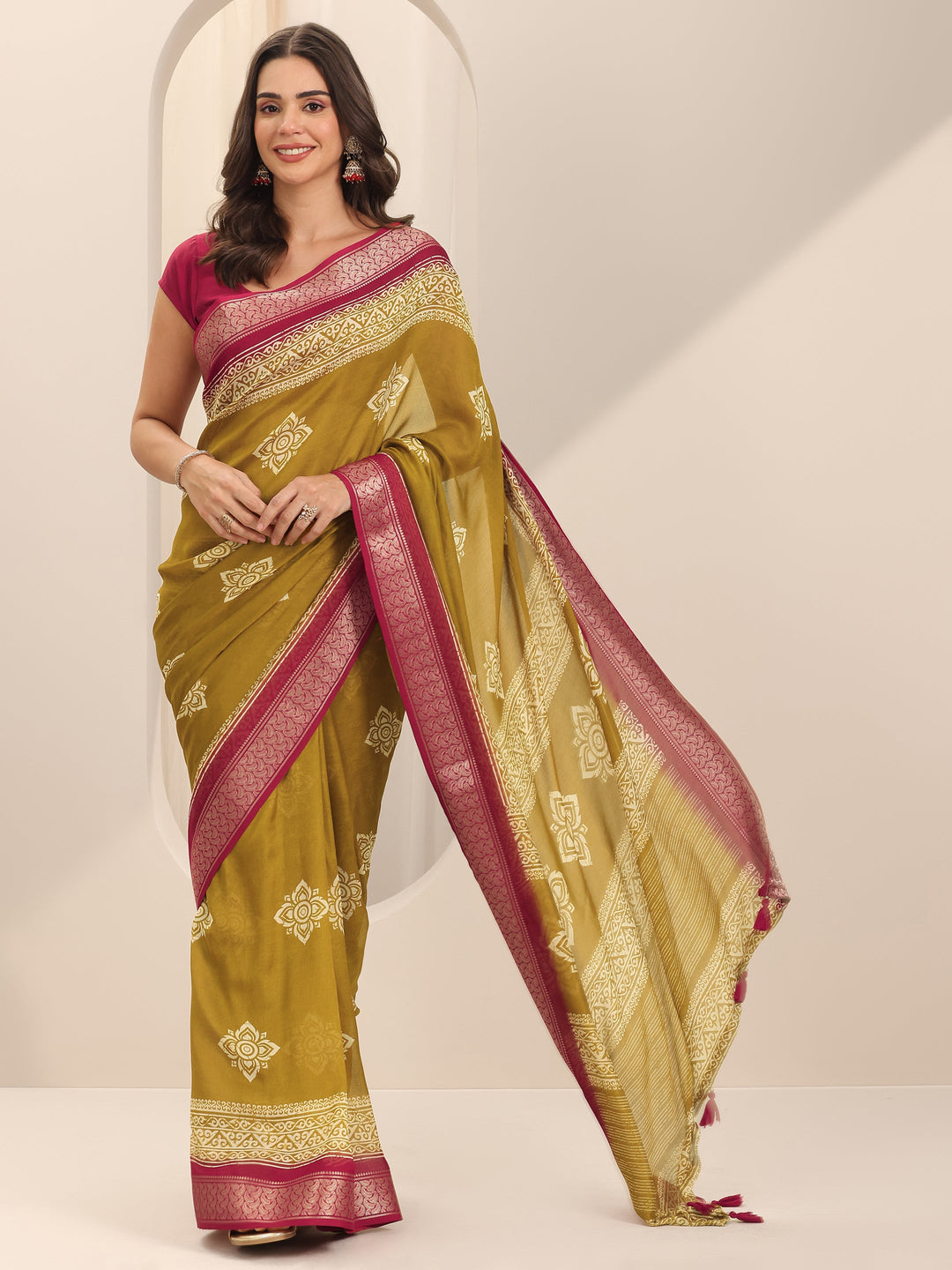 Mustard Printed Georgette Saree With Unstitched Blouse Piece