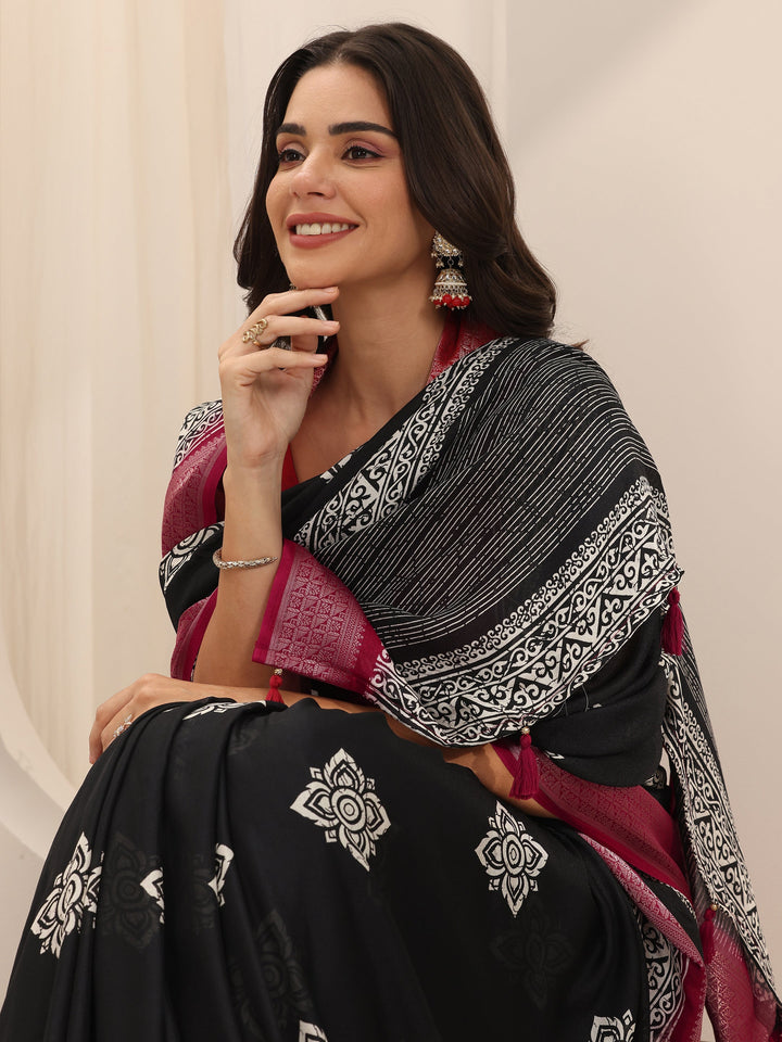 Black Printed Georgette Saree With Unstitched Blouse Piece