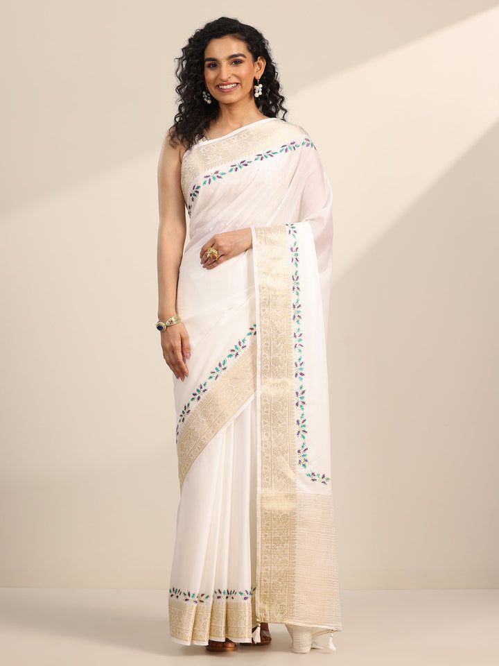 White Solid Crepe Saree With Unstitched Blouse Piece
