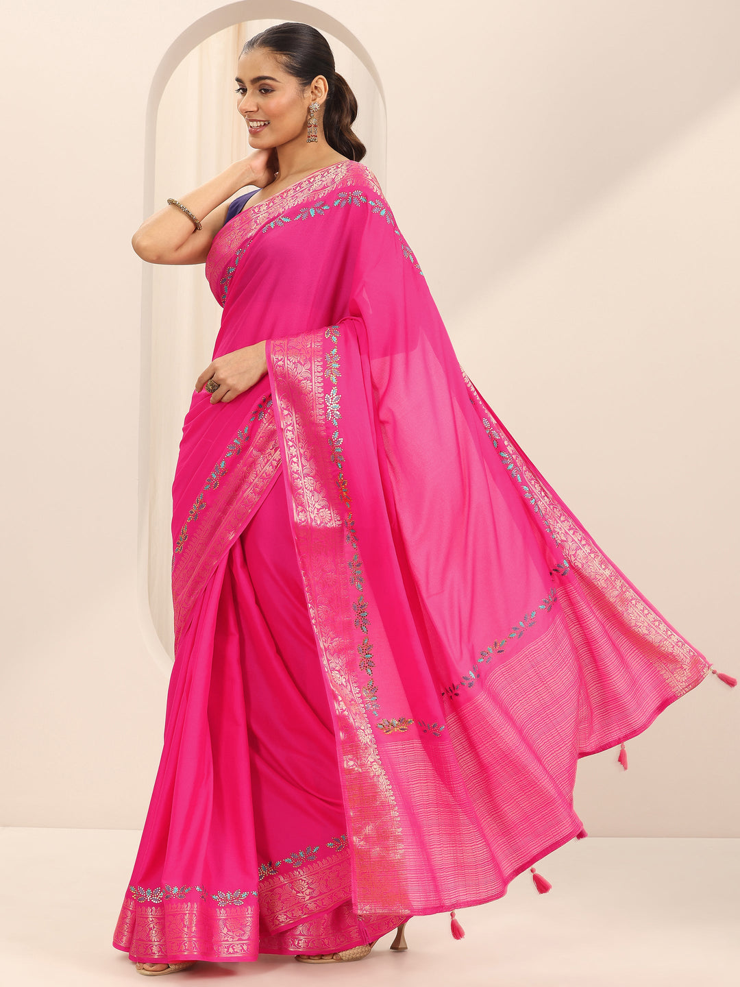 Pink Solid Crepe Saree With Unstitched Blouse Piece