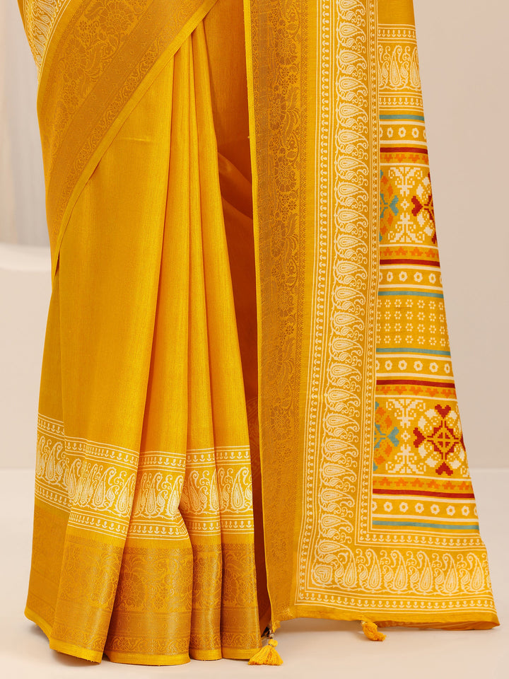 Mustard Solid Silk Blend Saree With Unstitched Blouse Piece