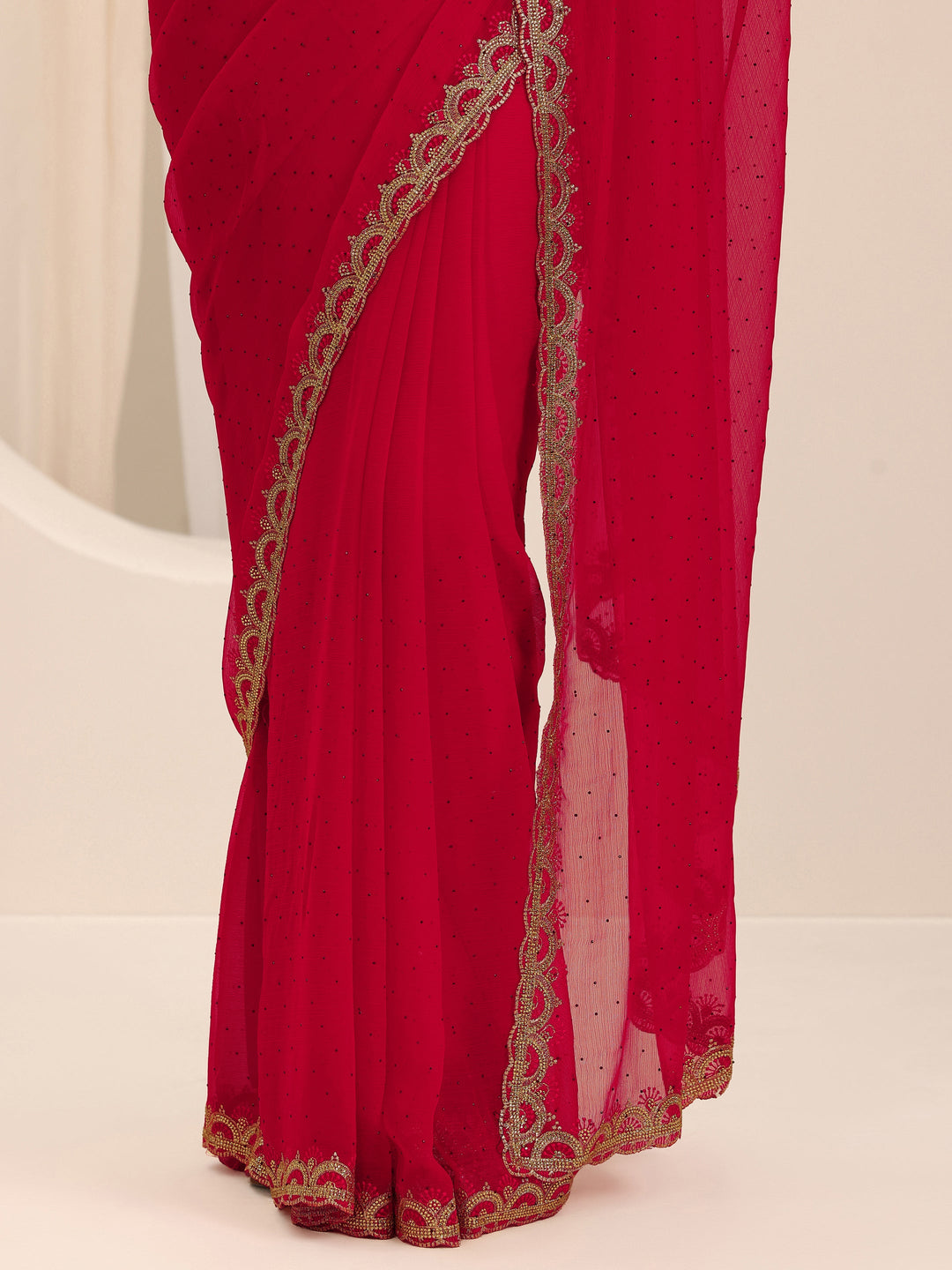 Red Embroidered Chiffon Saree With Unstitched Blouse Piece