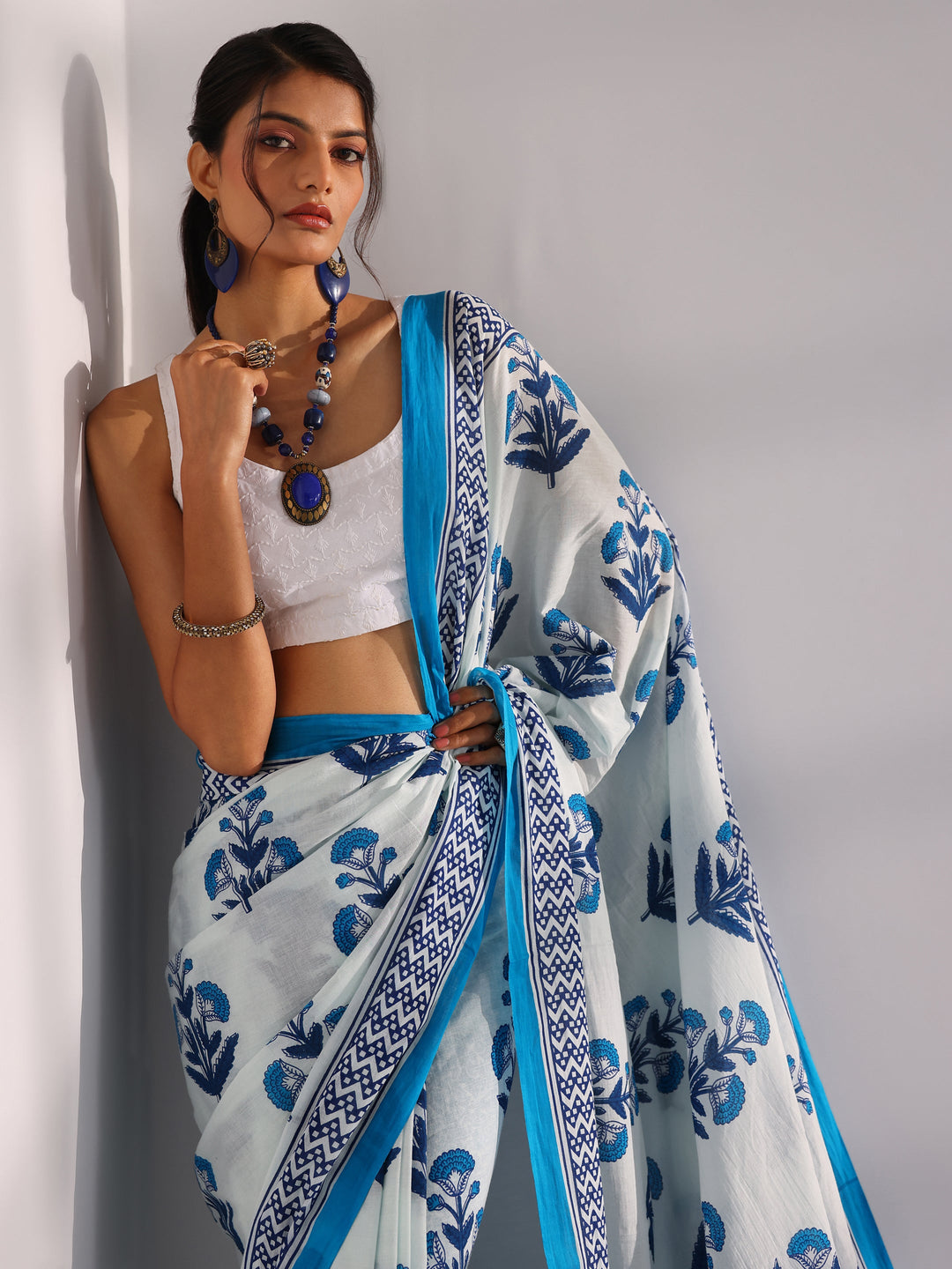 White Printed Cotton Saree With Unstitched Blouse Piece