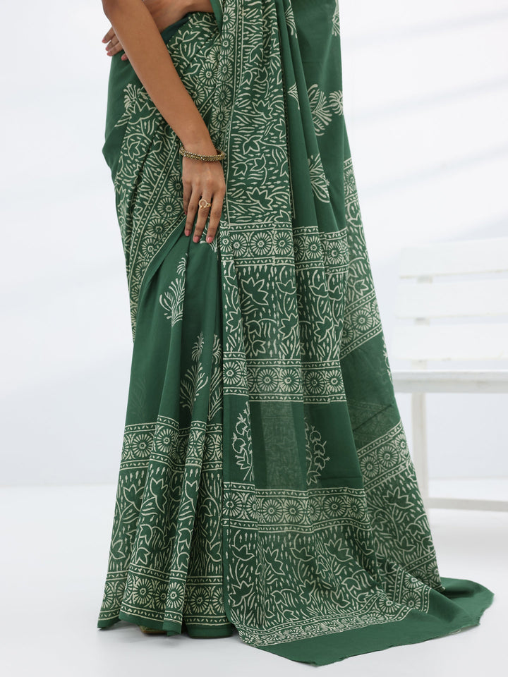Green Printed Cotton Saree With Unstitched Blouse Piece
