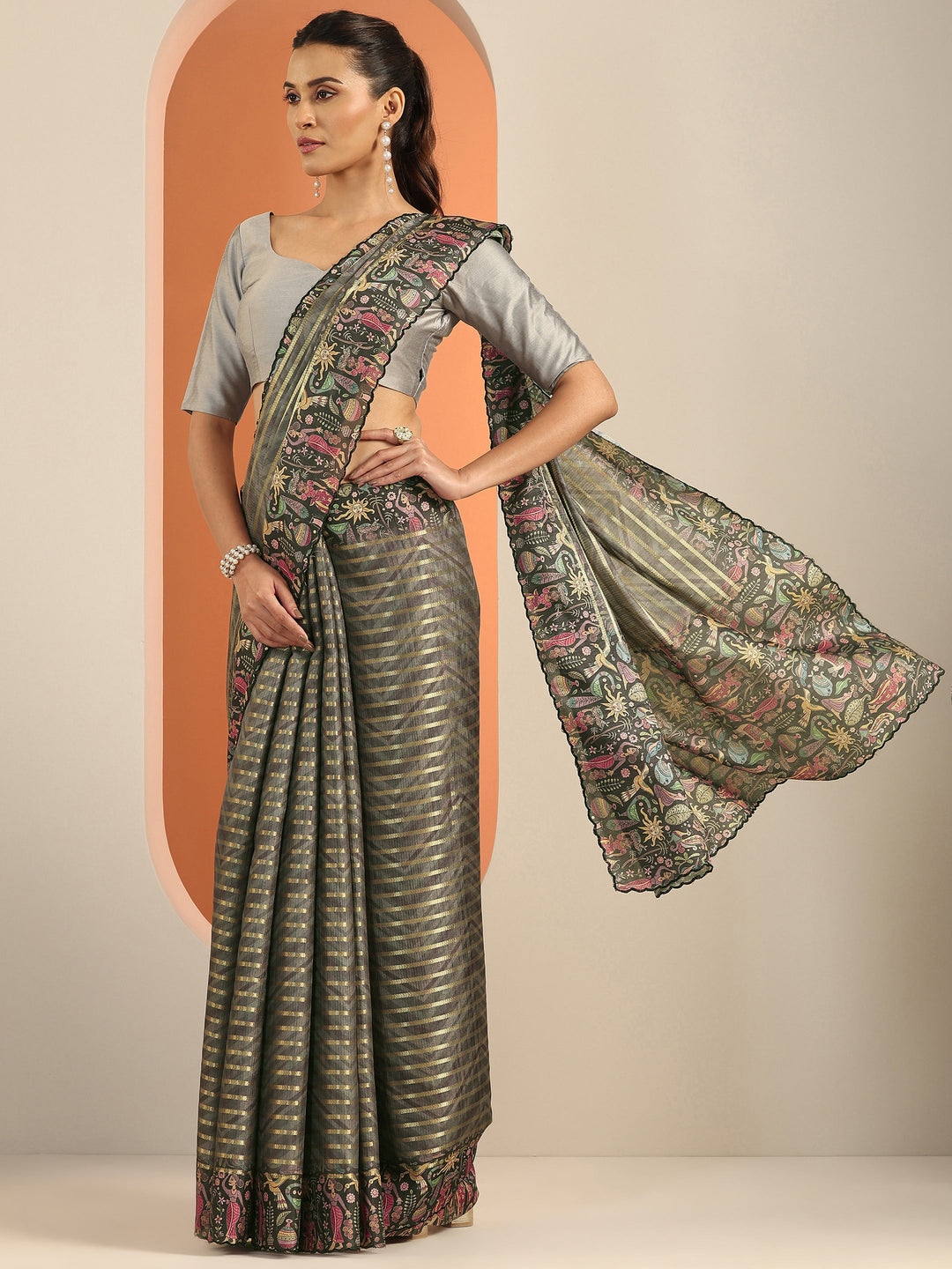 Grey Printed Silk Blend Saree With Unstitched Blouse Piece
