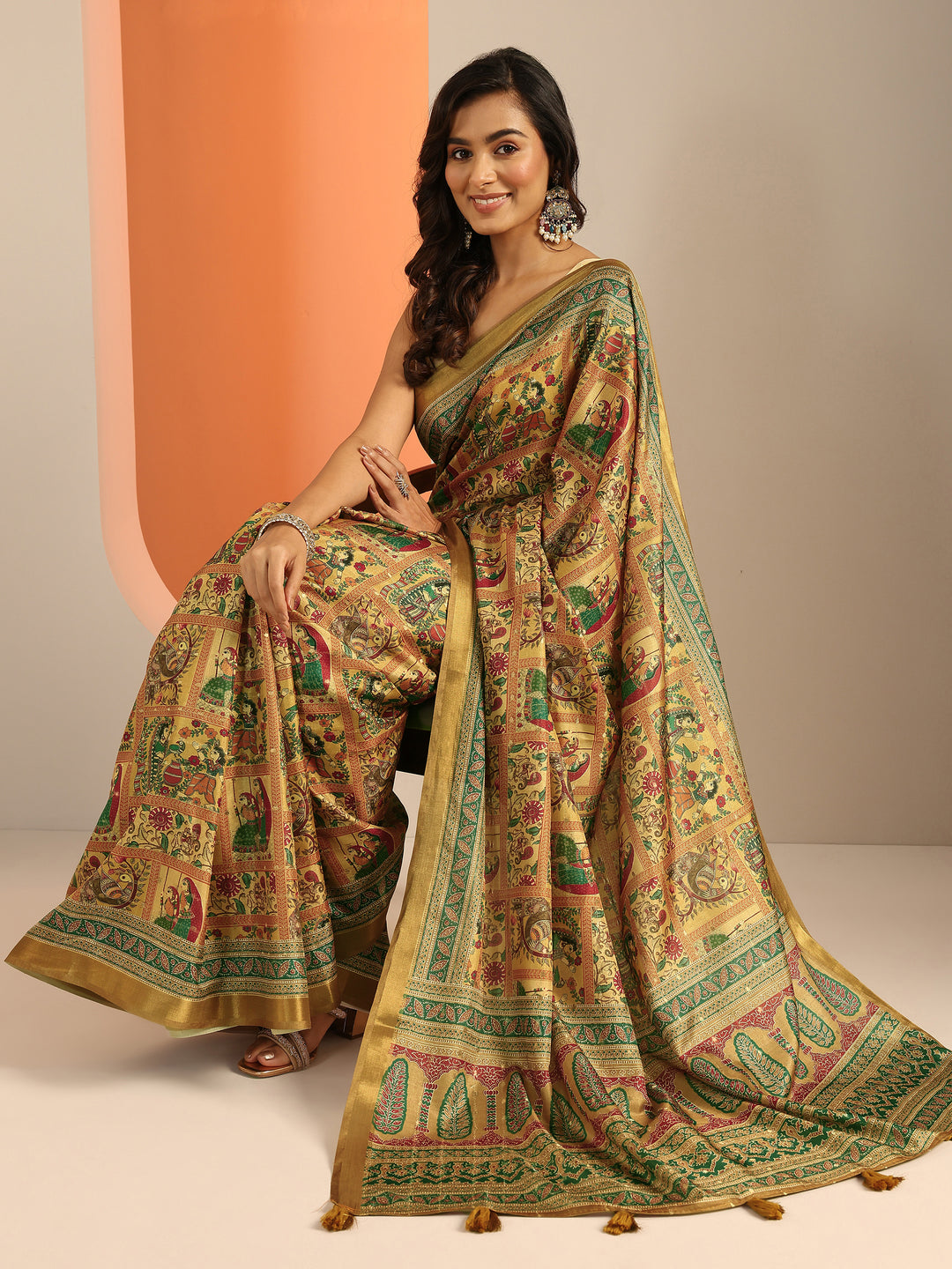 Mustard Printed Silk Blend Saree With Unstitched Blouse Piece