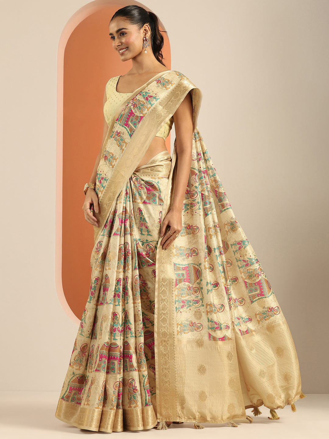 Beige Printed Silk Blend Saree With Unstitched Blouse Piece