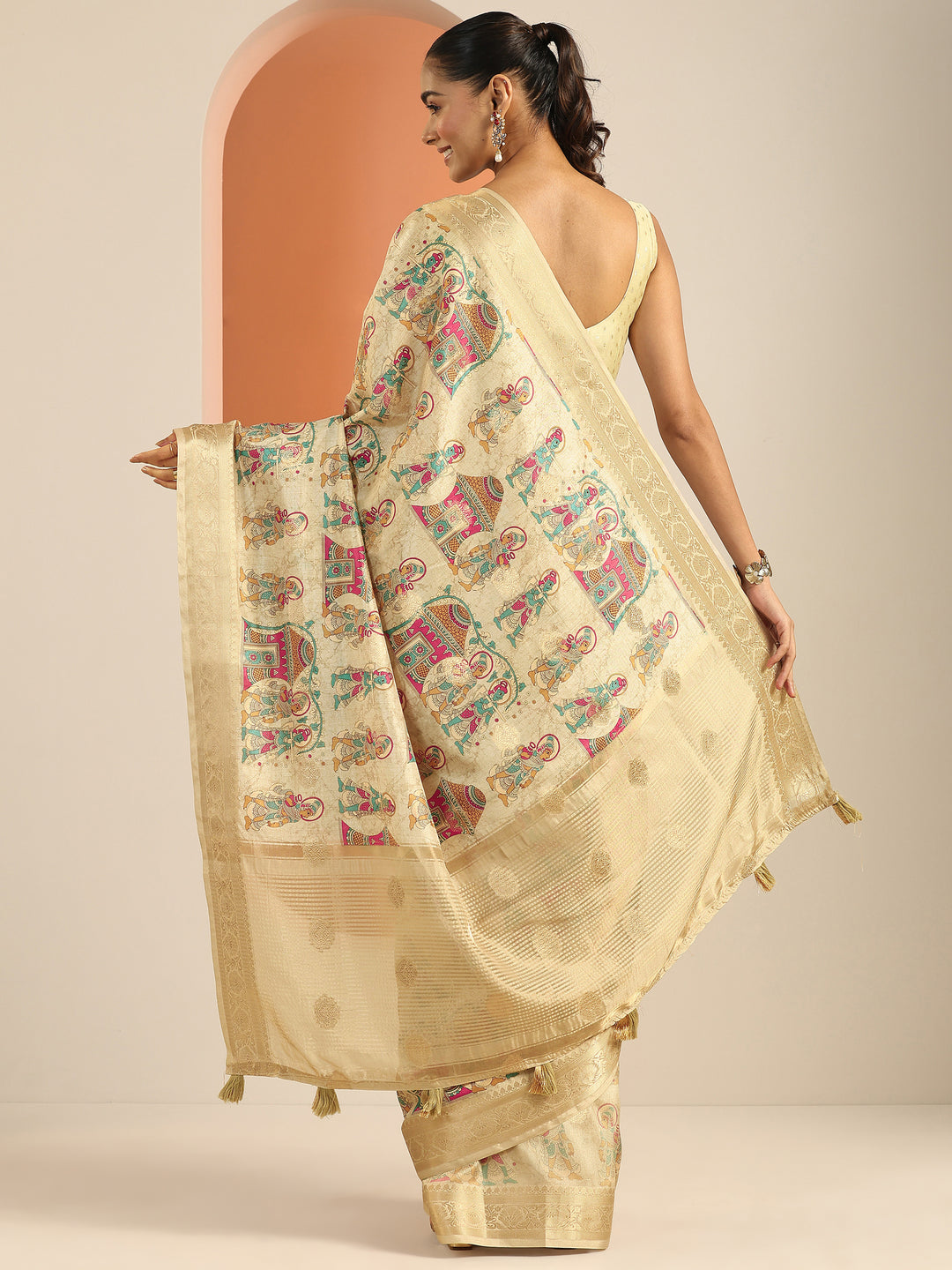 Beige Printed Silk Blend Saree With Unstitched Blouse Piece