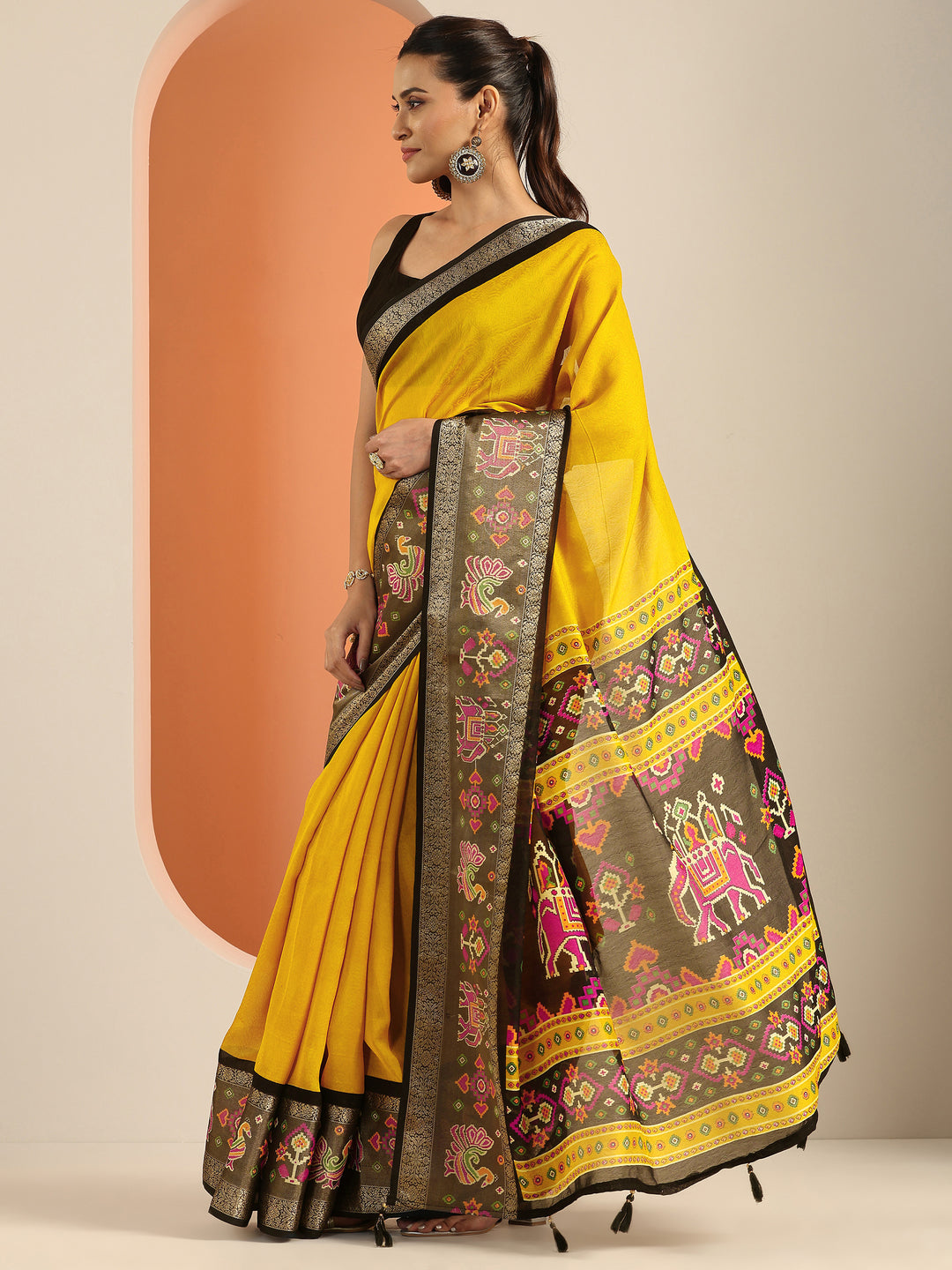 Mustard Solid Georgette Saree With Unstitched Blouse Piece