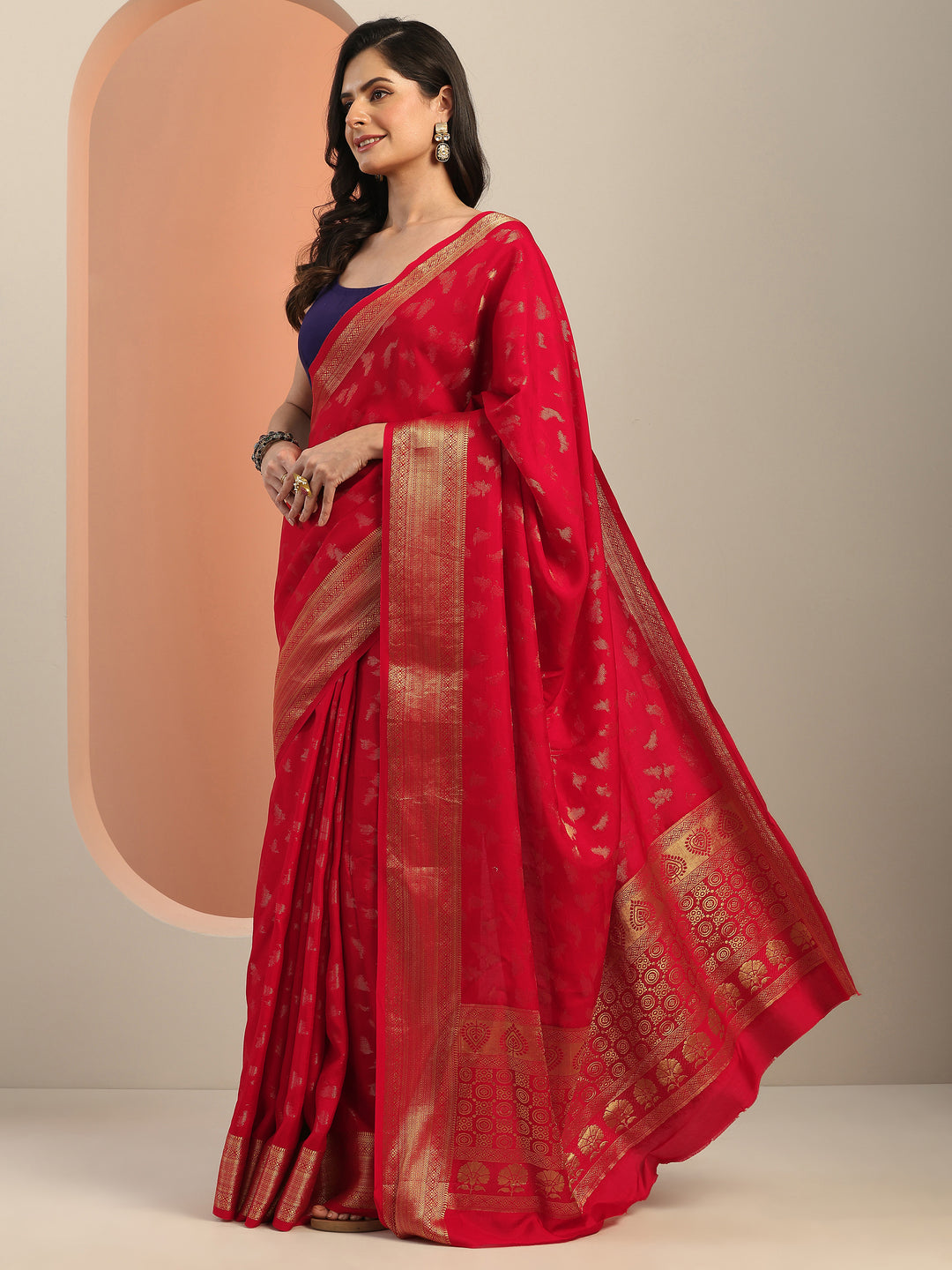 Red Woven Design Silk Blend Saree With Unstitched Blouse Piece