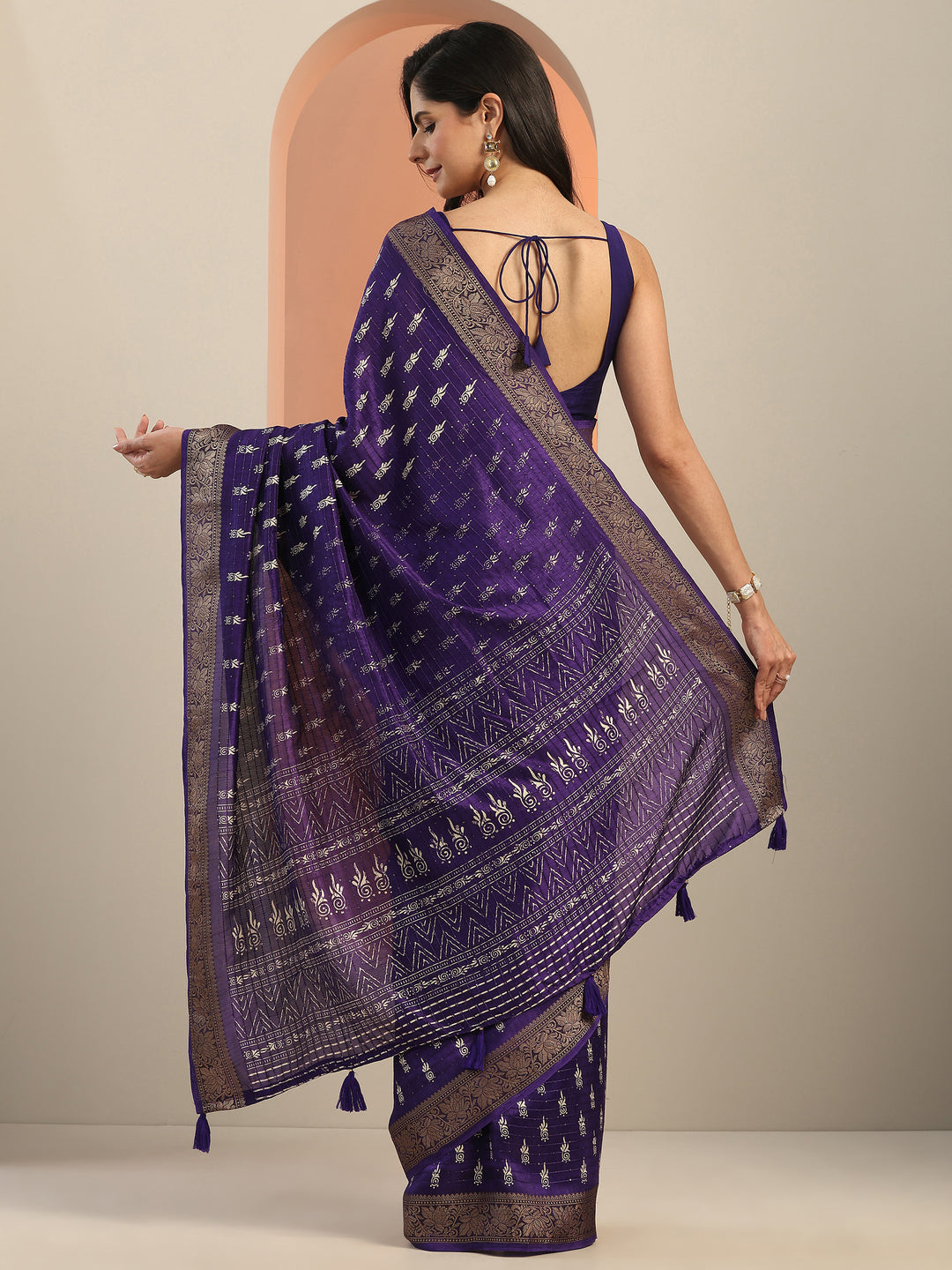 Purple Printed Silk Blend Saree With Unstitched Blouse Piece