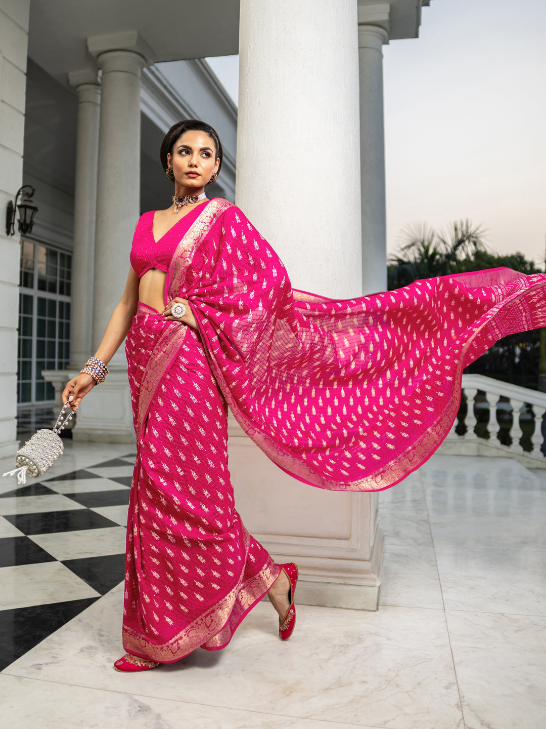 Pink Printed Silk Blend Saree With Unstitched Blouse Piece