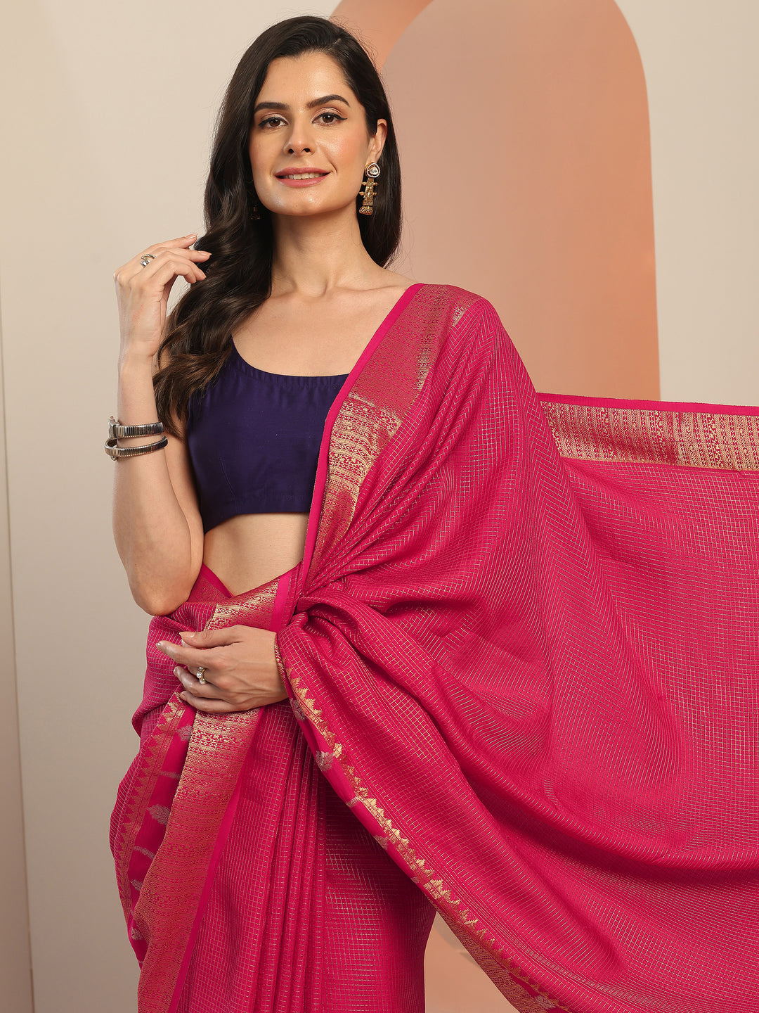 Pink Embellished Silk Blend Saree With Unstitched Blouse Piece
