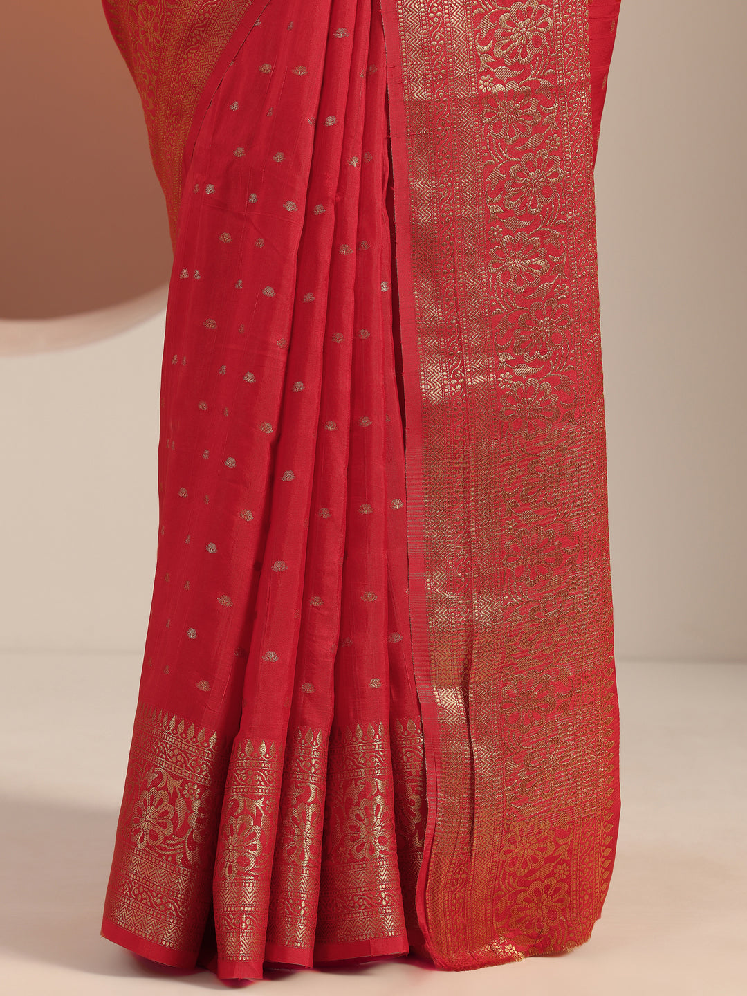 Red Woven Design Silk Blend Saree With Unstitched Blouse Piece