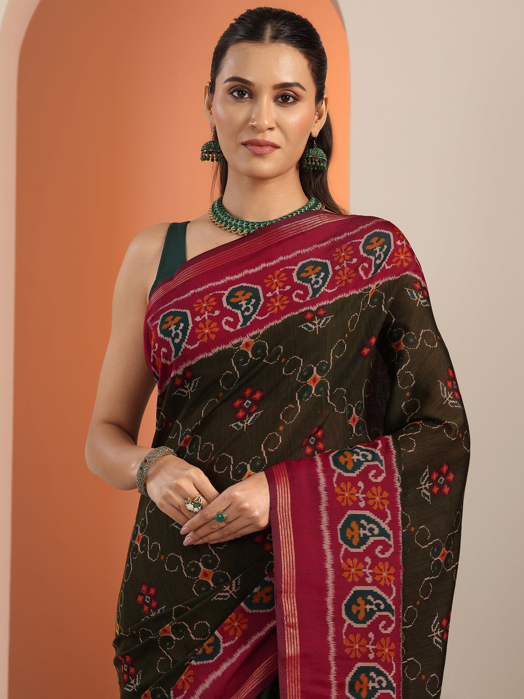 Olive Printed Cotton Blend Saree With Unstitched Blouse Piece