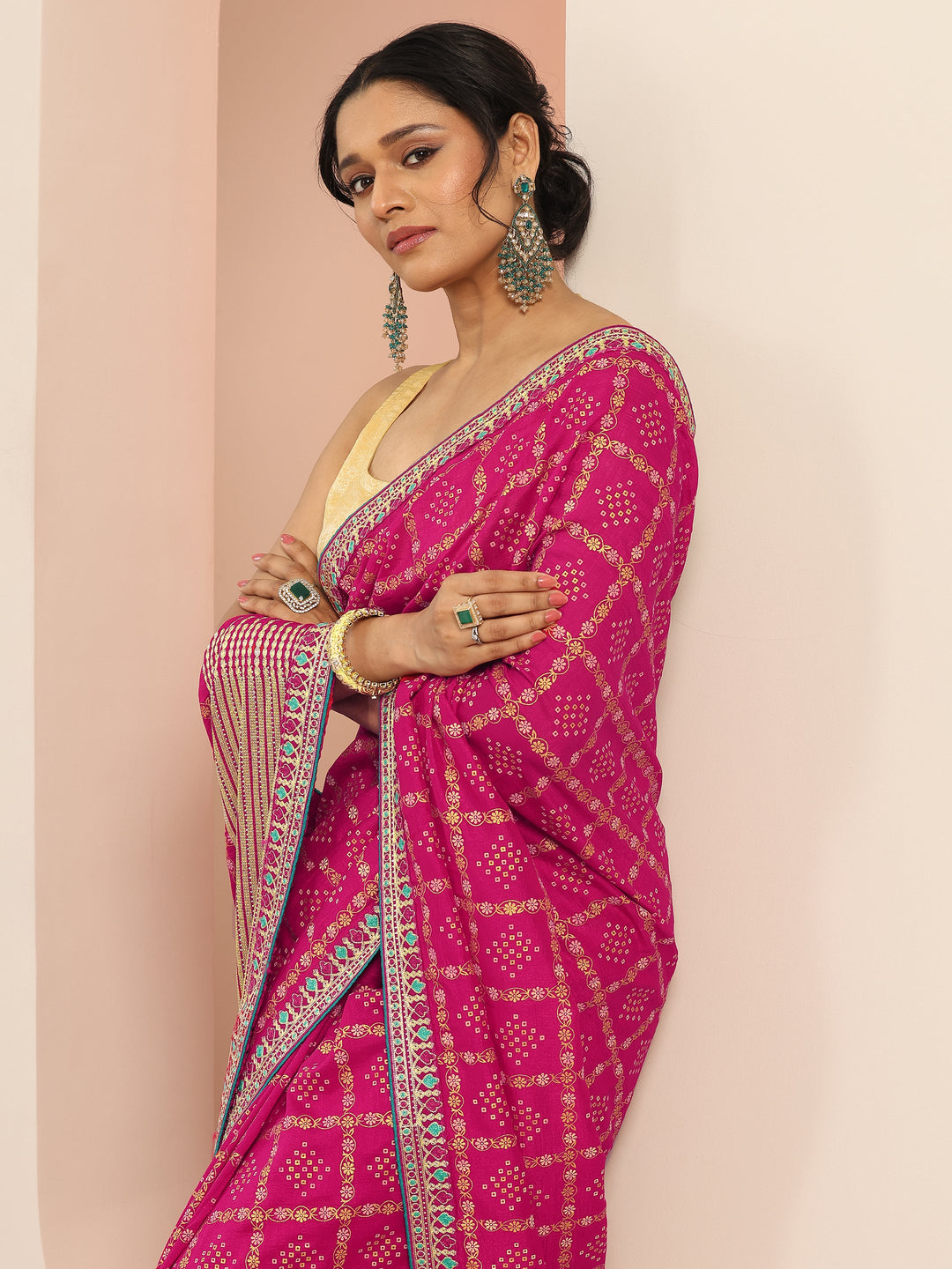 Magenta Printed Silk blend Saree With Unstitched Blouse Piece