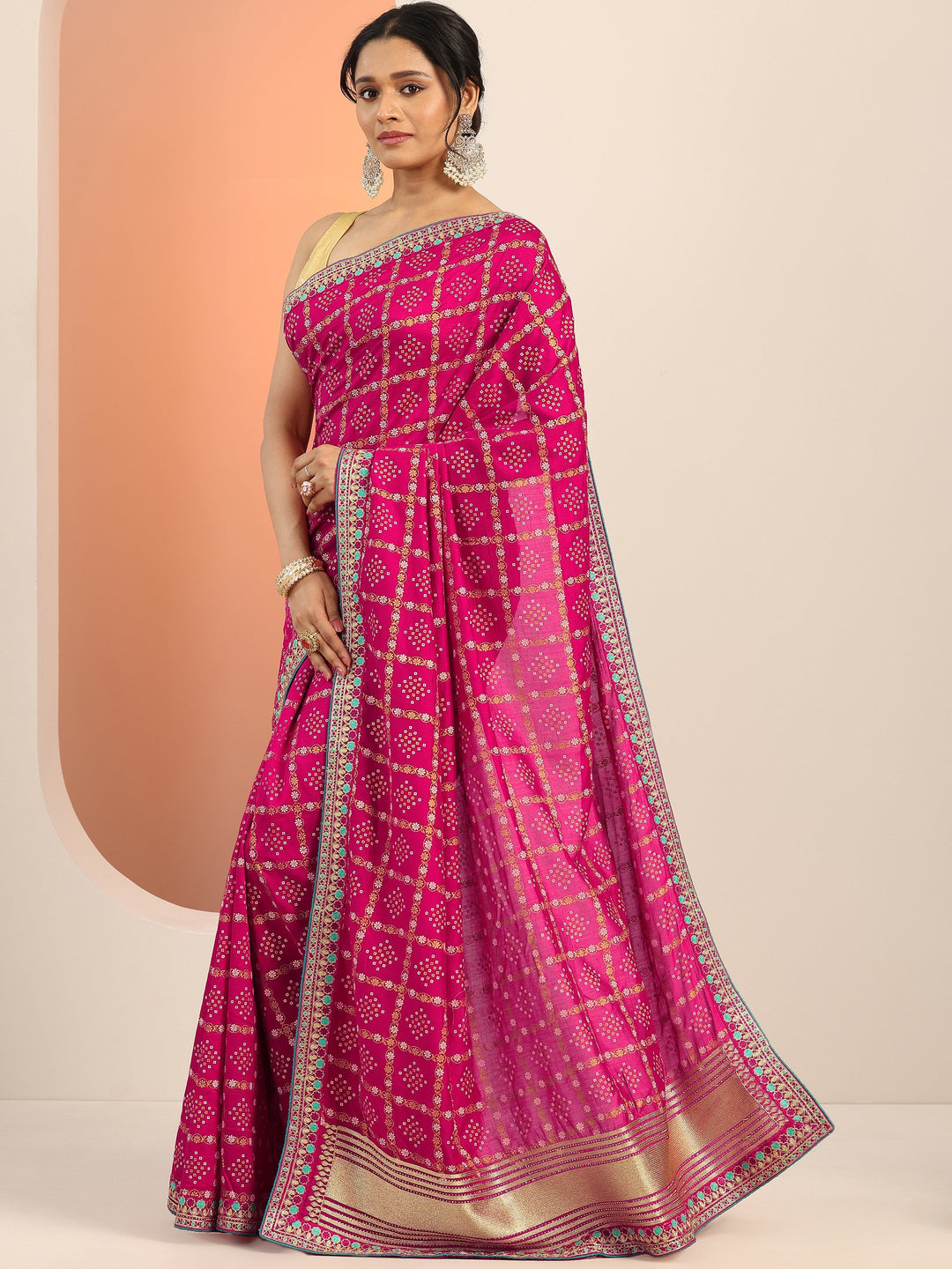 Magenta Printed Silk blend Saree With Unstitched Blouse Piece