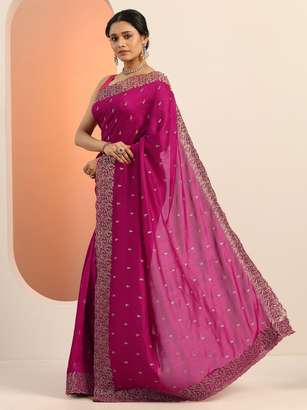 Magenta Embroidered Silk blend Saree With Unstitched Blouse Piece