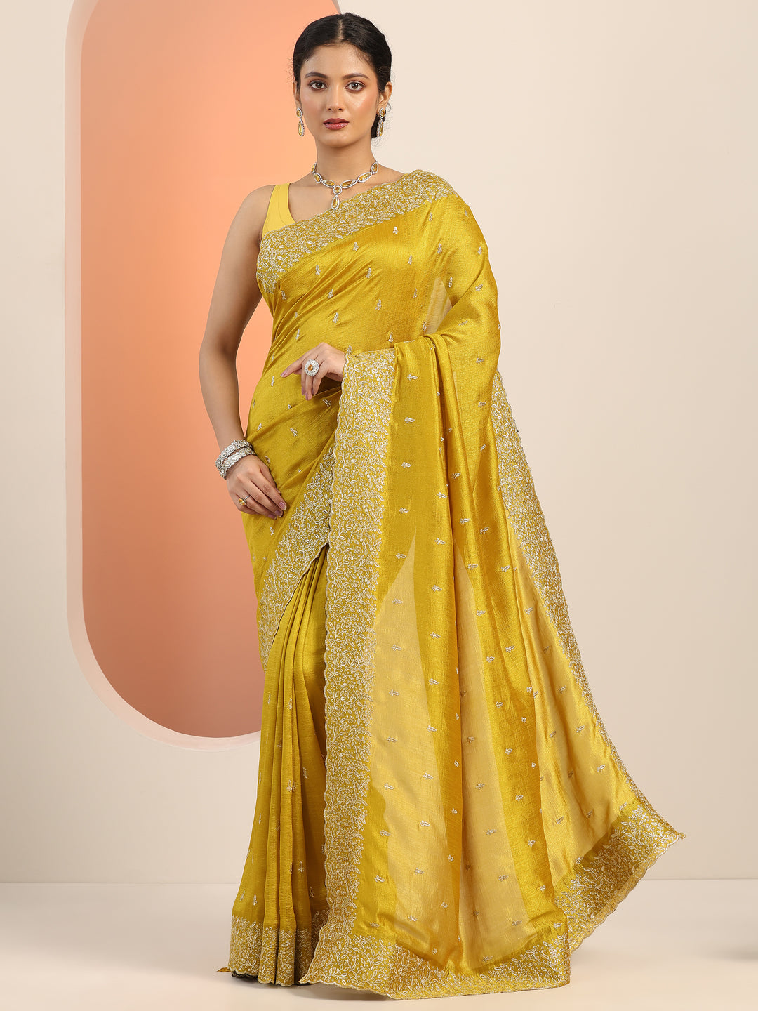 Mustard Embroidered Silk blend Saree With Unstitched Blouse Piece