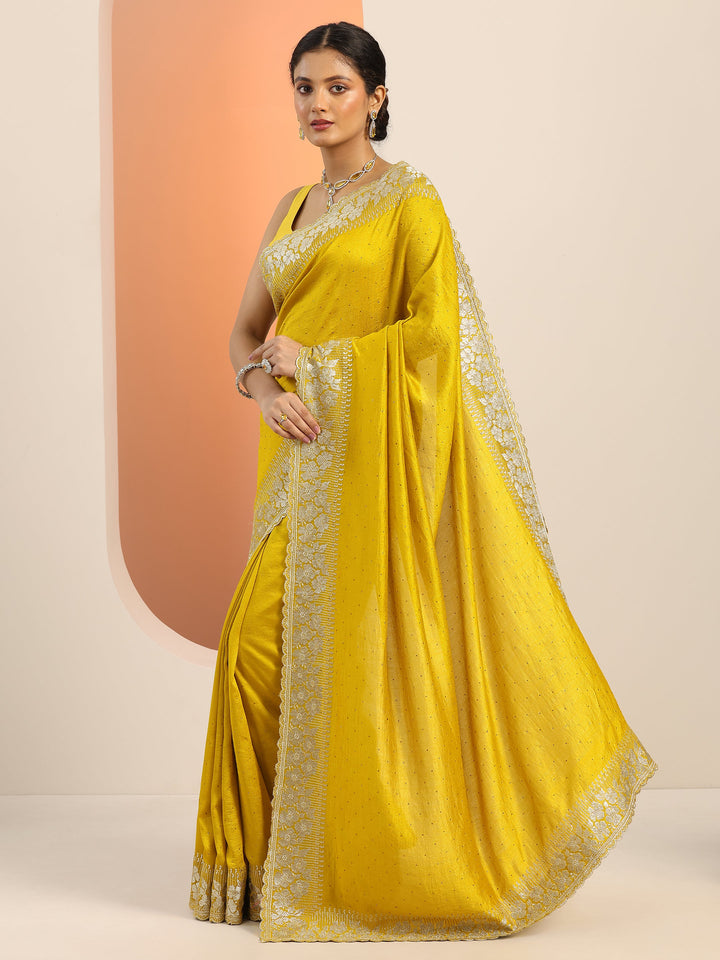 Mustard Embroidered Silk blend Saree With Unstitched Blouse Piece