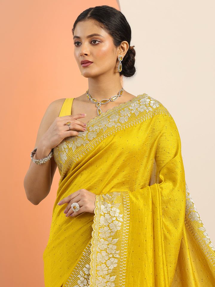 Mustard Embroidered Silk blend Saree With Unstitched Blouse Piece