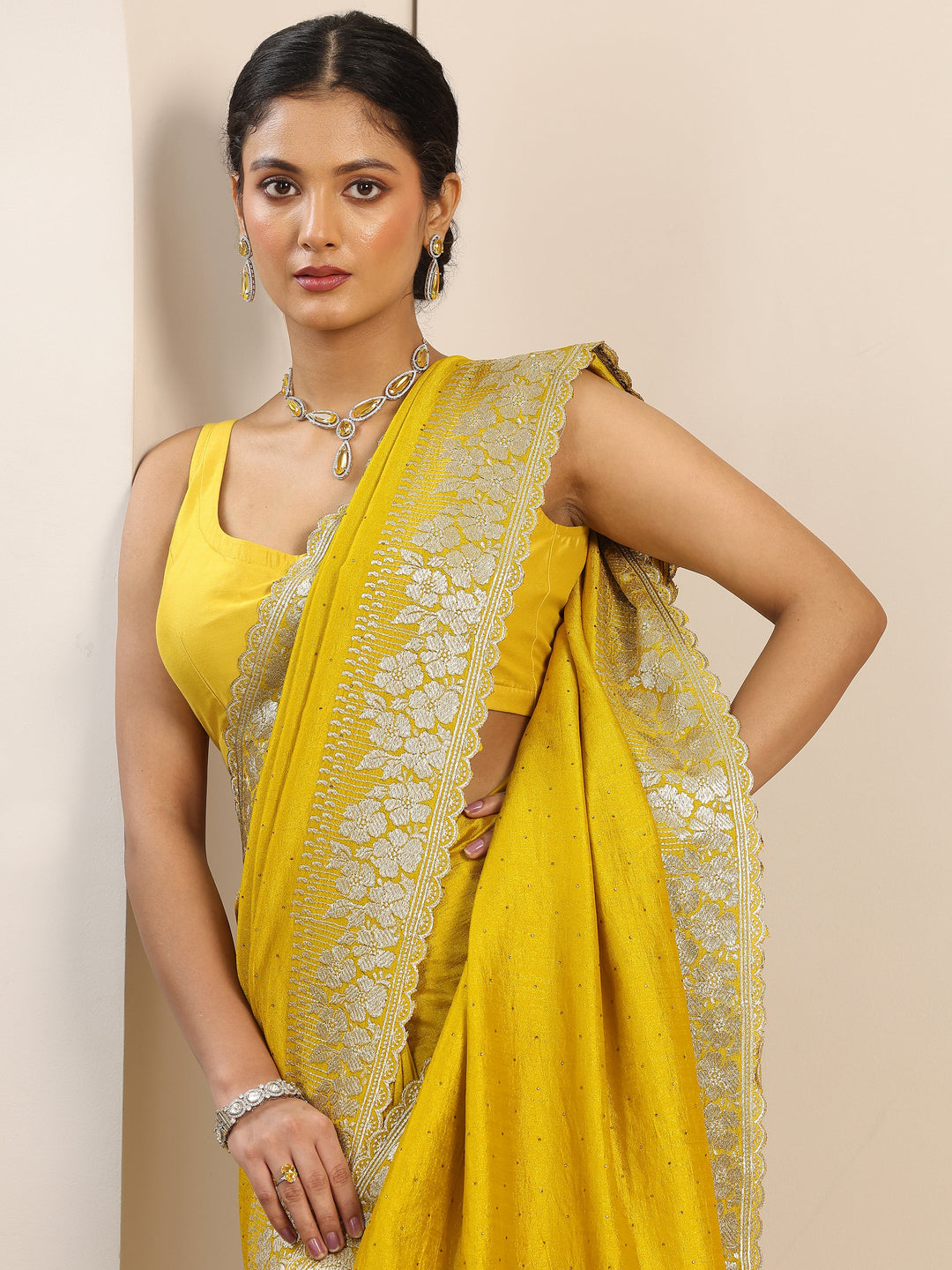 Mustard Embroidered Silk blend Saree With Unstitched Blouse Piece