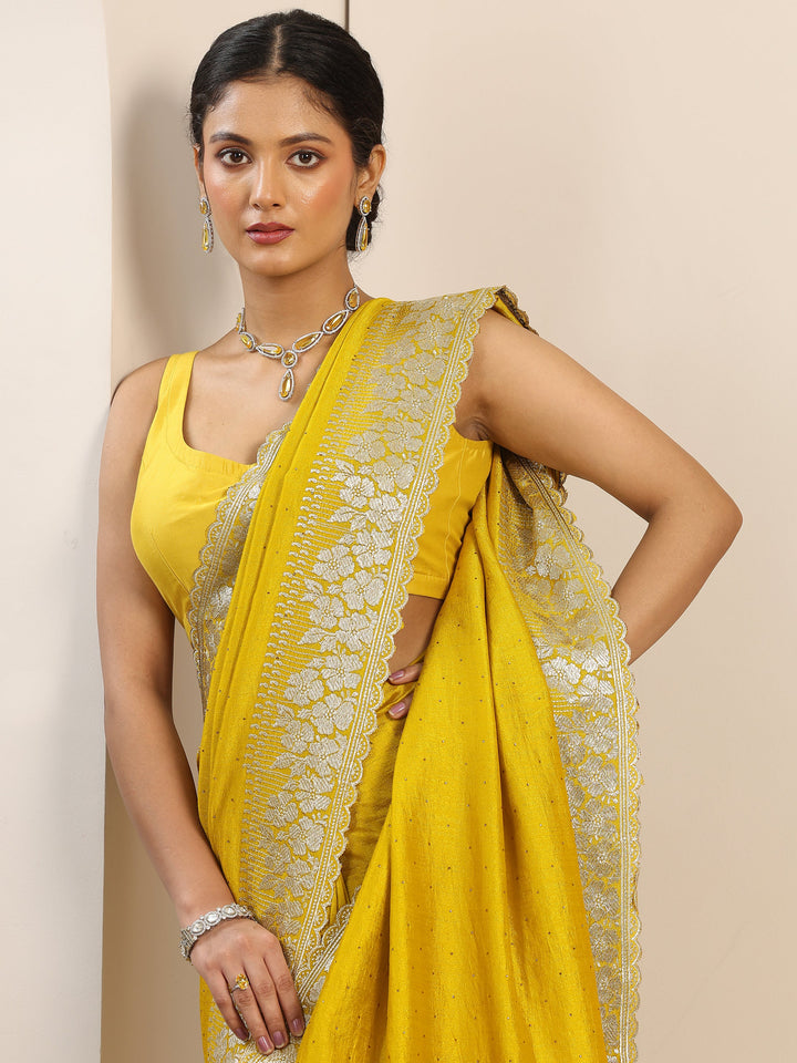 Mustard Embroidered Silk blend Saree With Unstitched Blouse Piece