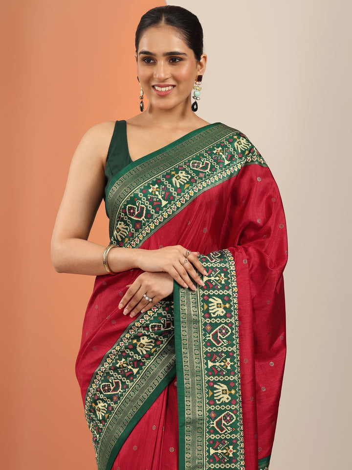 Red Embellished Silk Blend Saree With Unstitched Blouse Piece