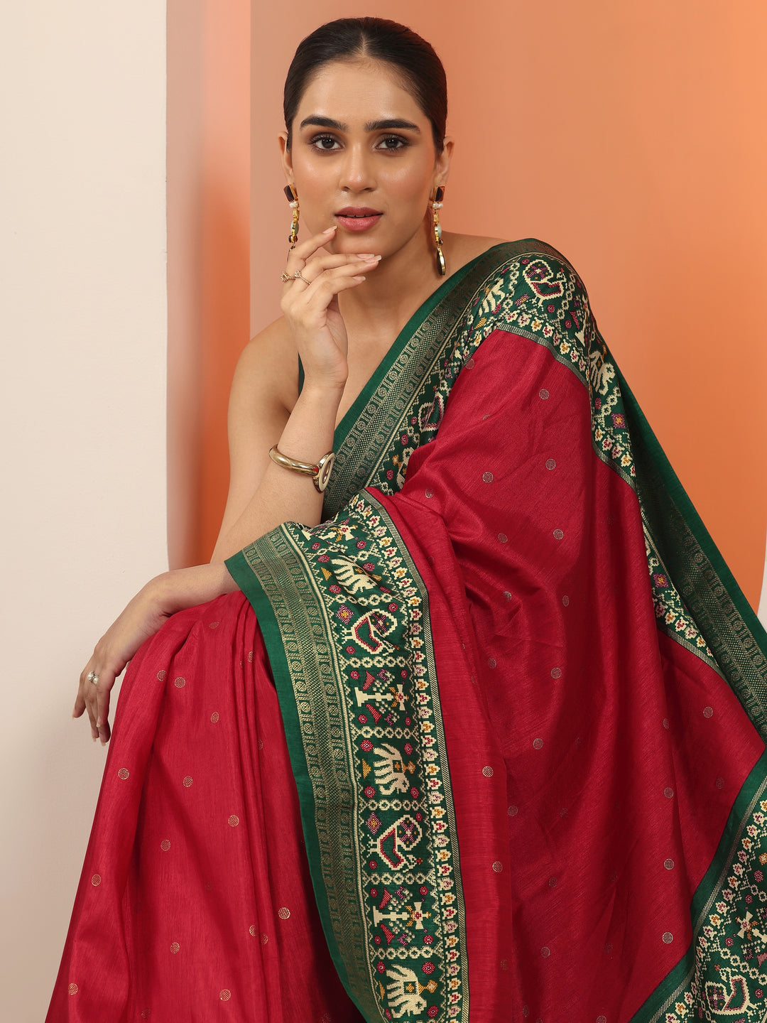 Red Embellished Silk Blend Saree With Unstitched Blouse Piece