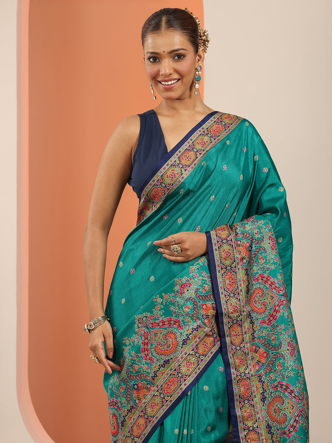Teal Printed Silk Blend Saree With Unstitched Blouse Piece
