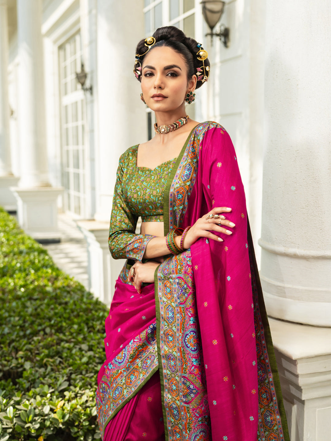 Magenta Printed Silk Blend Saree With Unstitched Blouse Piece