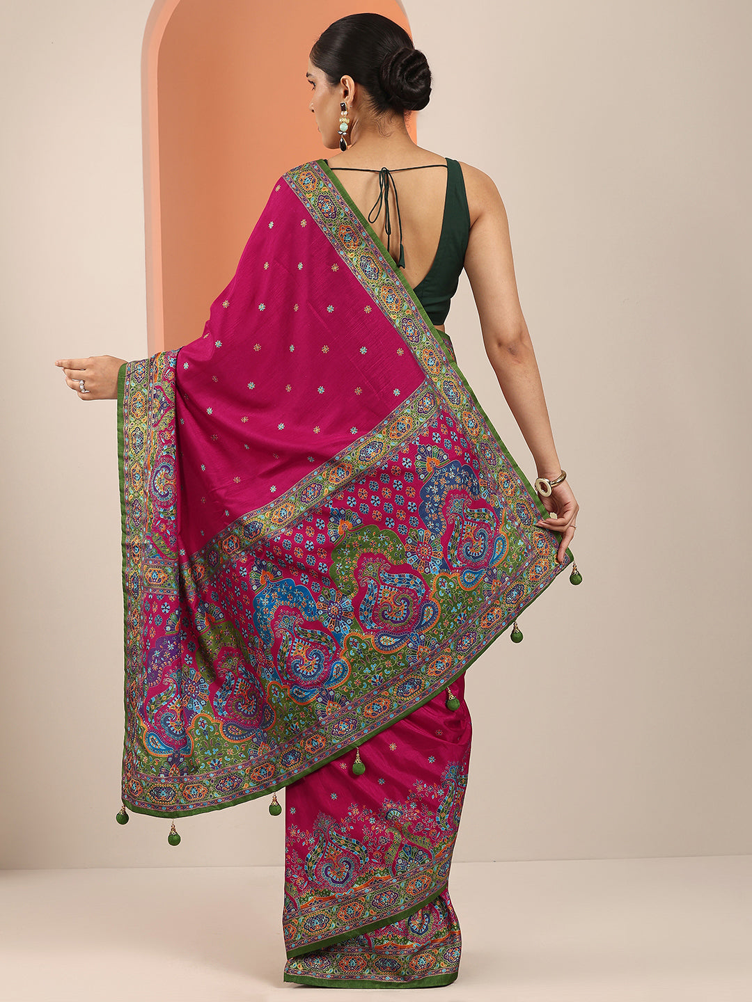 Magenta Printed Silk Blend Saree With Unstitched Blouse Piece