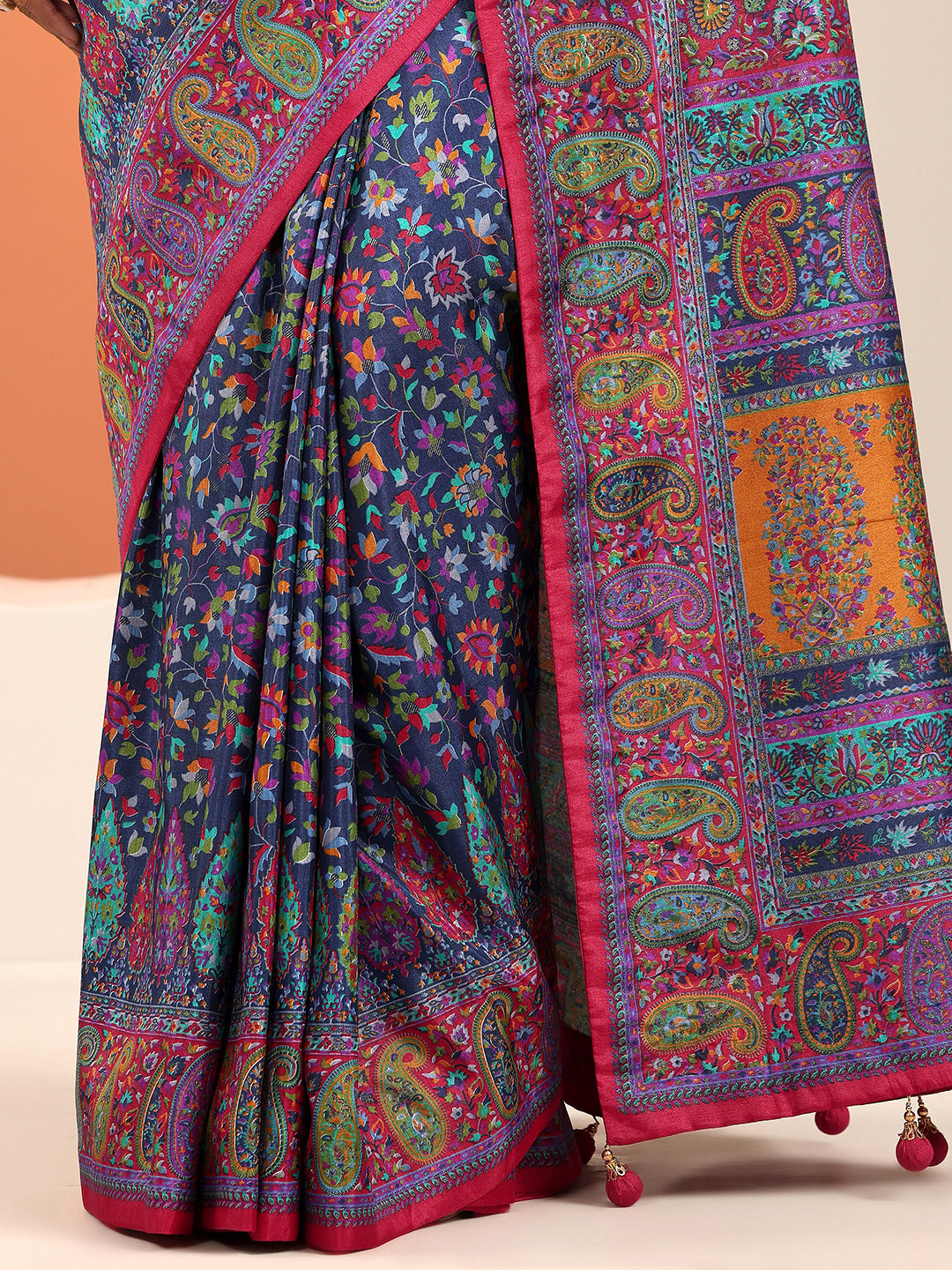 Navy Blue Printed Silk Blend Saree With Unstitched Blouse Piece