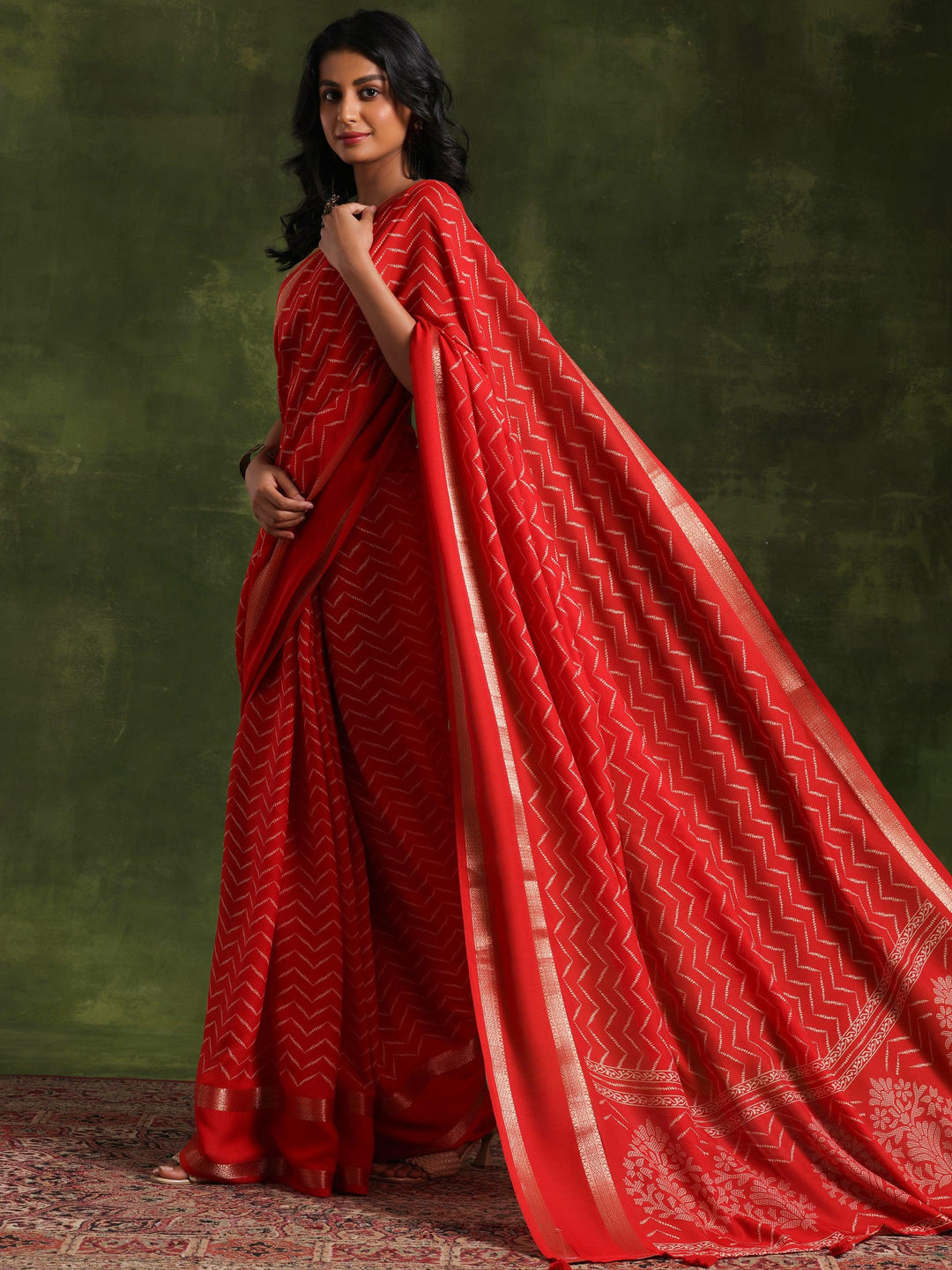 Red Printed Silk Blend Saree With Unstitched Blouse Piece - Libas