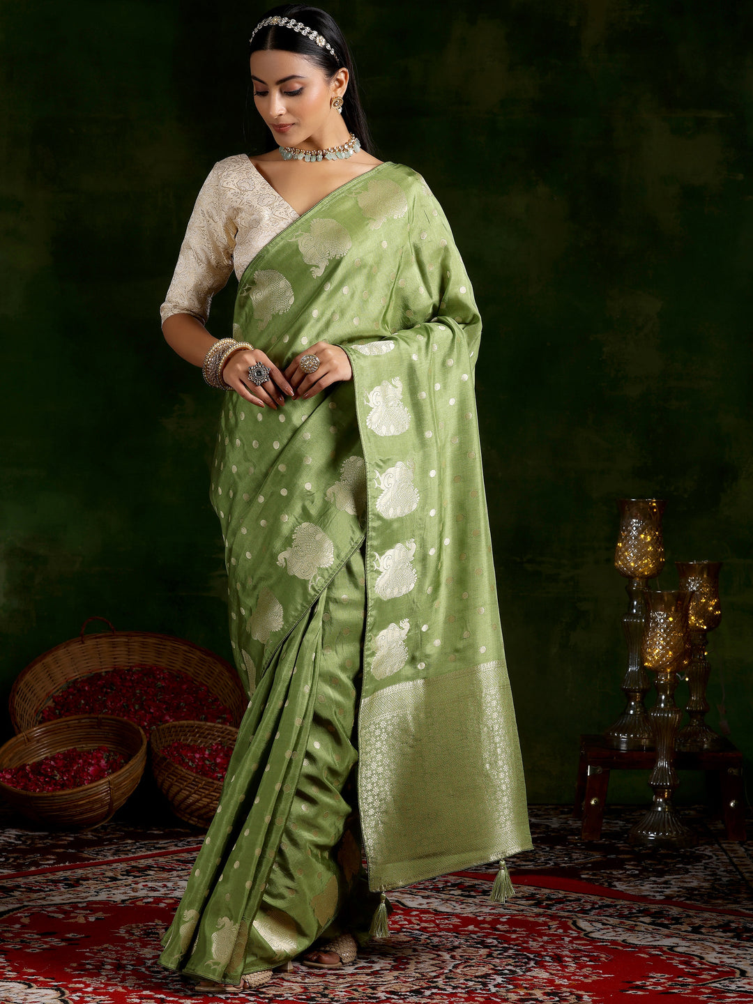 Green Woven Design Silk Blend Saree With Unstitched Blouse Piece